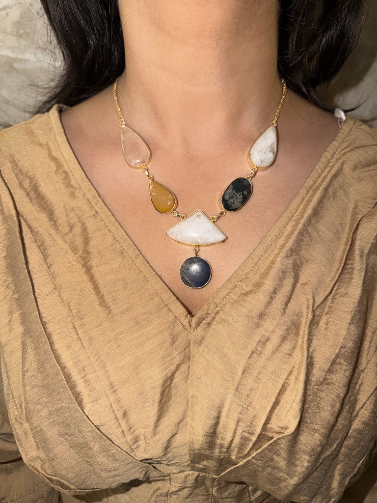 Aroha neckpiece